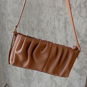 Minimal shoulder bag